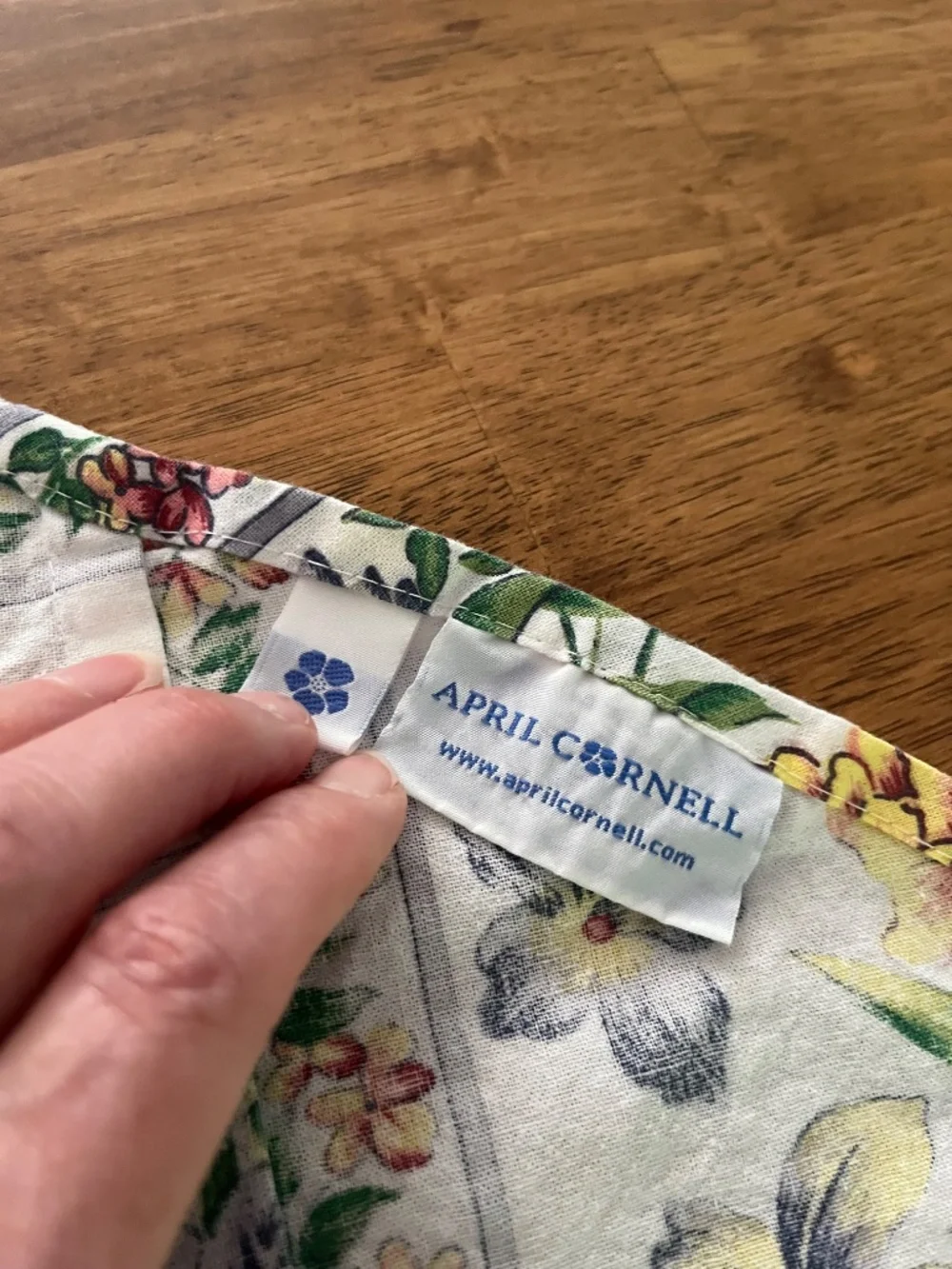 April Cornell Vintage Round Tablecloth, 70